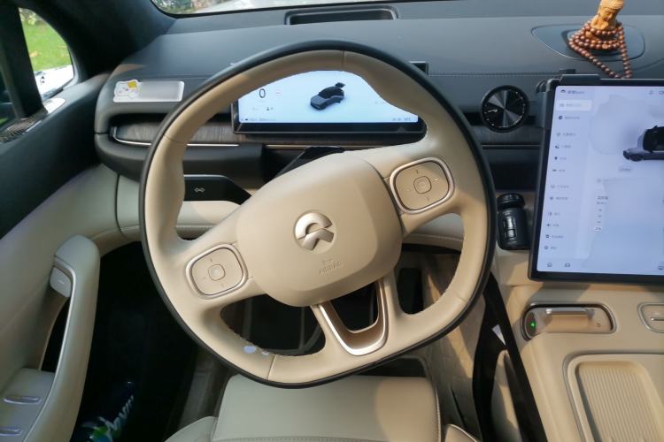 Used Nio ES6 2024 75 kWh Steering Wheel