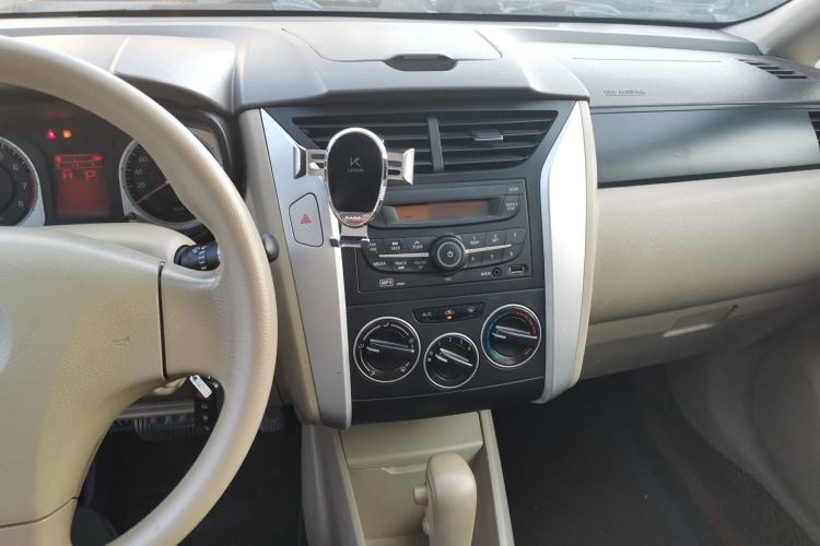 Used Venucia D50 2013 1.6L Automatic Fashion Edition
