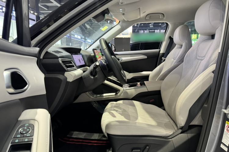 Used BYD Yuan UP 2025 Intelligent Driving Version 401 km Leading Edition