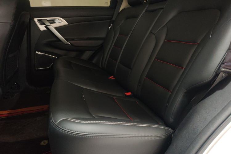 Used Geely Auto Emgrand X7 Sport 2018 1.8TD Automatic Two-Wheel Drive Smart Connect 4G Internet Edition Left Rear Seat