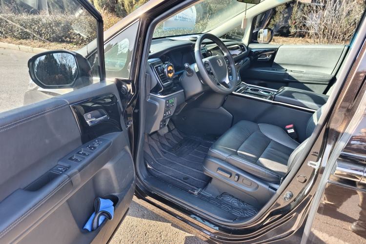 Used Honda Elysion 2019 2.0L Hybrid Luxury Edition
