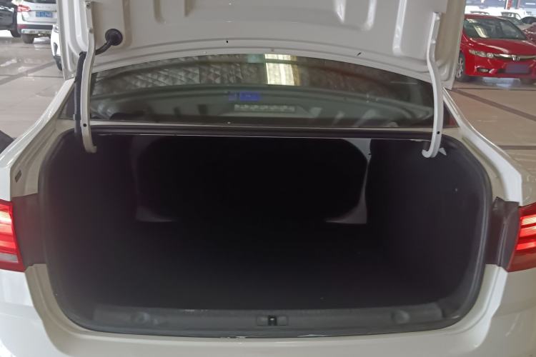 Used Volkswagen Lavida 2015 1.6L Automatic Comfort Edition