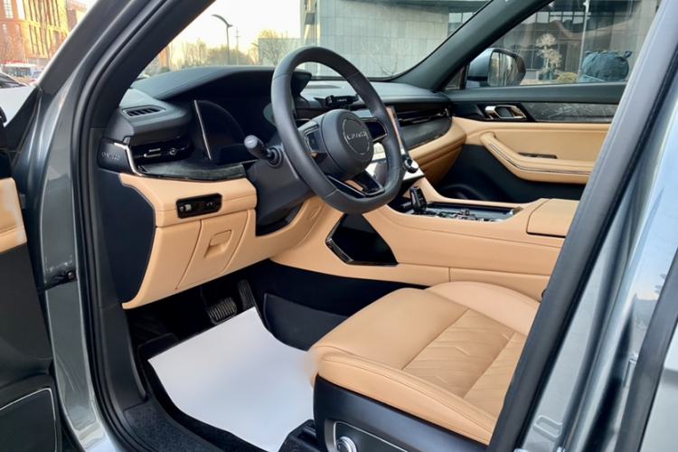 Used Lynk & Co 09 2021 2.0T Halo Six-Seater