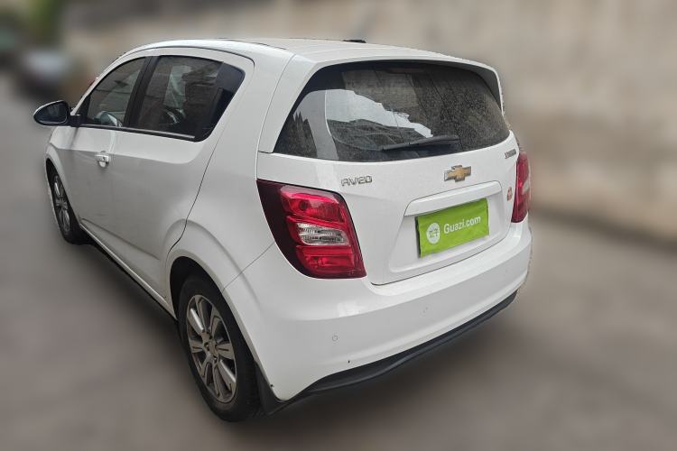 Used Chevrolet Aveo Sonic 2014 Hatchback 1.6 SX AT Fashion Edition