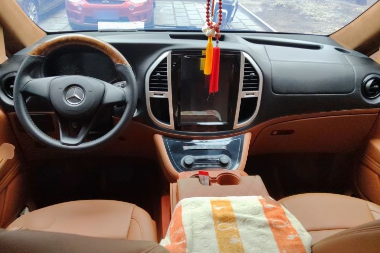 Used Mercedes-Benz Vito  Center Console