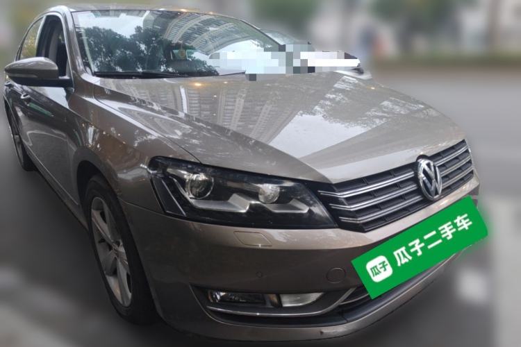 Used Volkswagen Passat 2011 1.8TSI DSG Prestige Edition Front Right 45 Deg