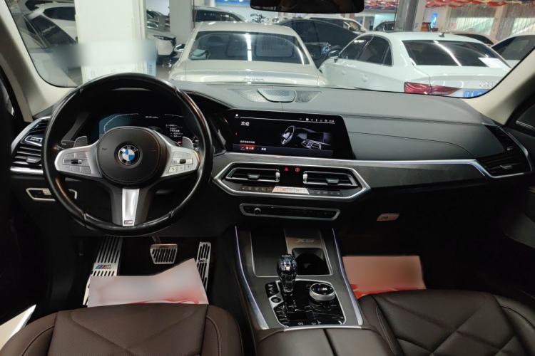 Used BMW X5 2022 Restyled xDrive 30Li Luxury Version M Sport Package
