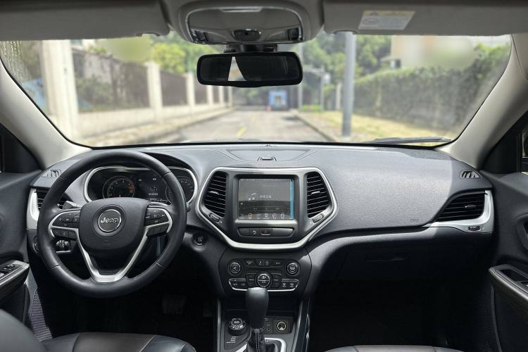 Used Jeep Cherokee 2016 2.4L Professional Smart Version