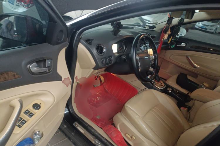 Used Ford Mondeo 2010 2.3L Luxury Version
