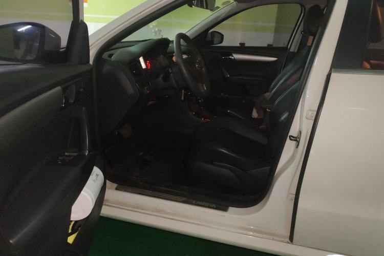 Used Volkswagen Lavida 2013 Restyled Classic 1.6L Automatic Comfort Edition Driver Seat