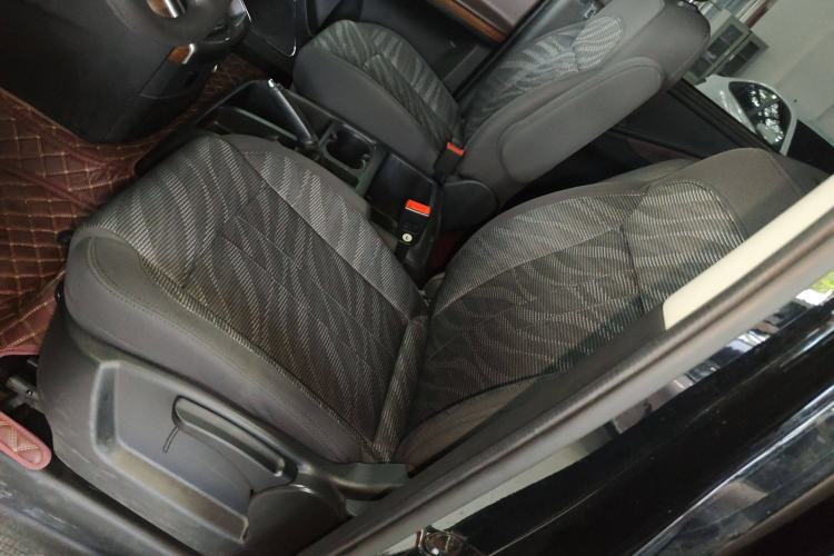 Used FORTHING Lingzhi PLUS 2022 Travel Edition 2.0L Manual Comfort Version 7 Seats
