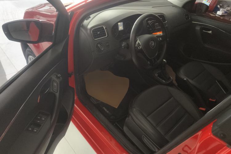 Used Volkswagen Polo 2014 1.6L Automatic Luxury Edition
