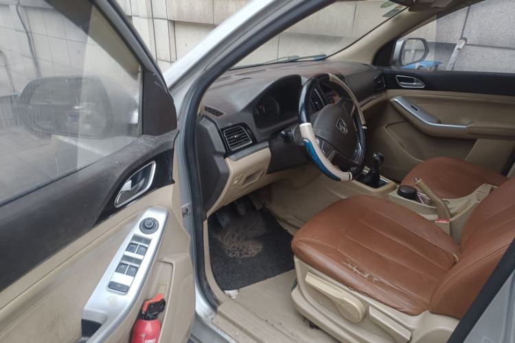 Used Baojun 730 2014 1.5L manual standard trim 7 seats