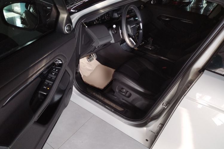 Used Land Rover Range Rover Evoque 2023 Aurora L 249 PS Collins Antique Bronze Special Edition
