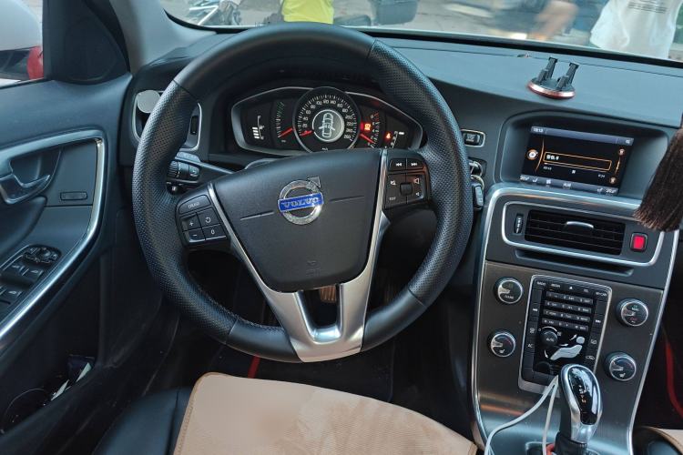 Used Volvo V60 2014 Facelift T5 Zhiyi Edition