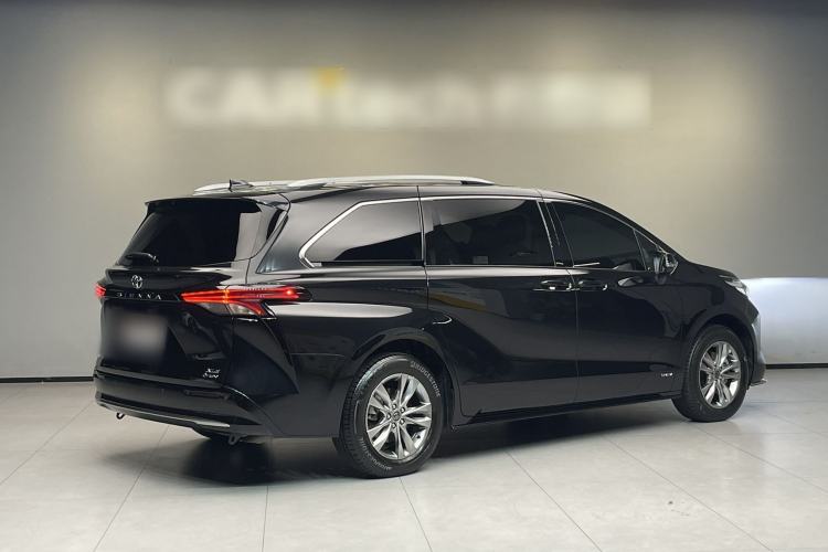 Used Toyota Sienna 2024 2.5L Hybrid Comfort Edition
