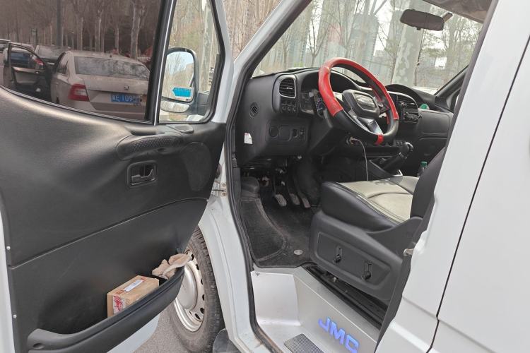 Used JMC Transit 2021 2.8T Space King Taurus Short Wheelbase Mid-Height 6-Seater Diesel Euro VI JX493