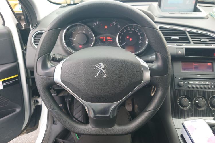 Used Peugeot 3008 2015 2.0L Manual Classic Edition Steering Wheel