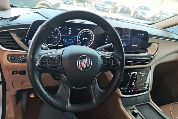 Used Buick GL8 2021 ES Land Cruiser 653T Luxury Edition Center Console