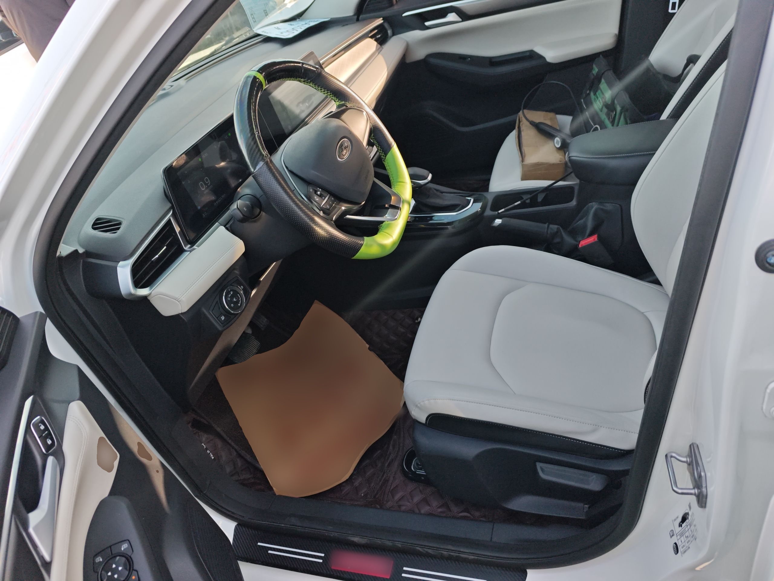 Переднее сиденье в автомобиле