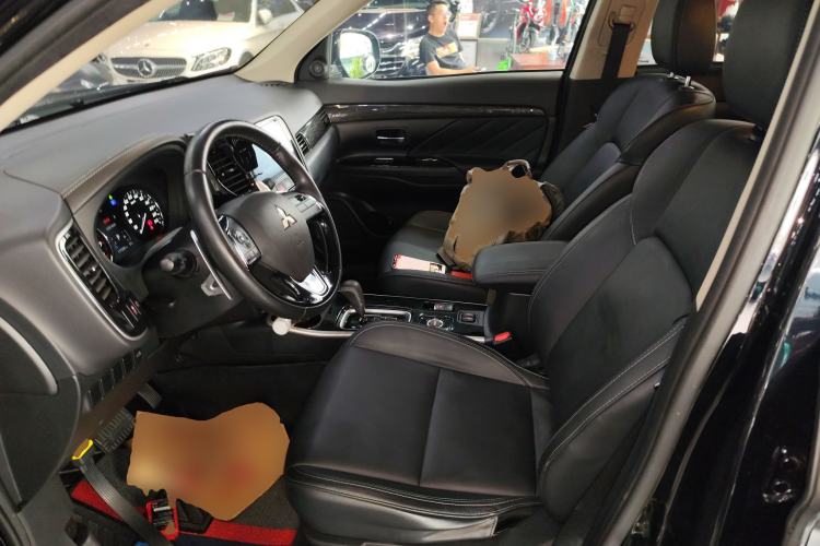 Used Mitsubishi Outlander 2019 2.4L 4x4 Zhi Xiang Edition 5 Seats China VI Standard Left Front Seat