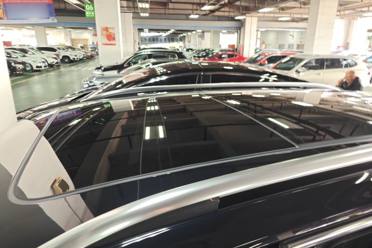 Used Volkswagen Tiguan L 2023 330TSI Automatic Two-Wheel Drive R-Line Enjoyment Edition
