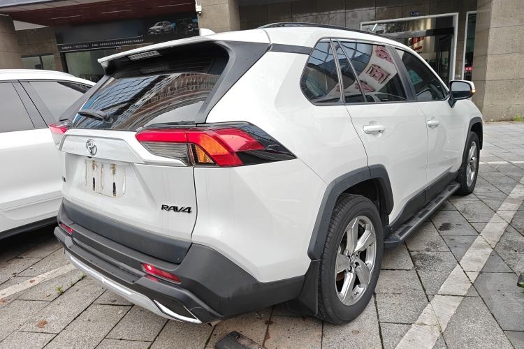 Used Toyota RAV4 2022 2.0L CVT Two-Wheel Drive Fashion Edition Rear Right 45 Deg