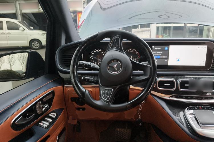 Used Mercedes-Benz Vito 2023 2.0T Elite Version 7 Seats
