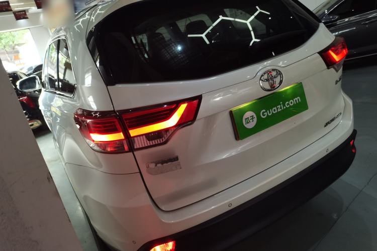 Used Toyota Highlander 2018 2.0T Four-Wheel Drive Luxury Version 7 Seats China VI Standard
