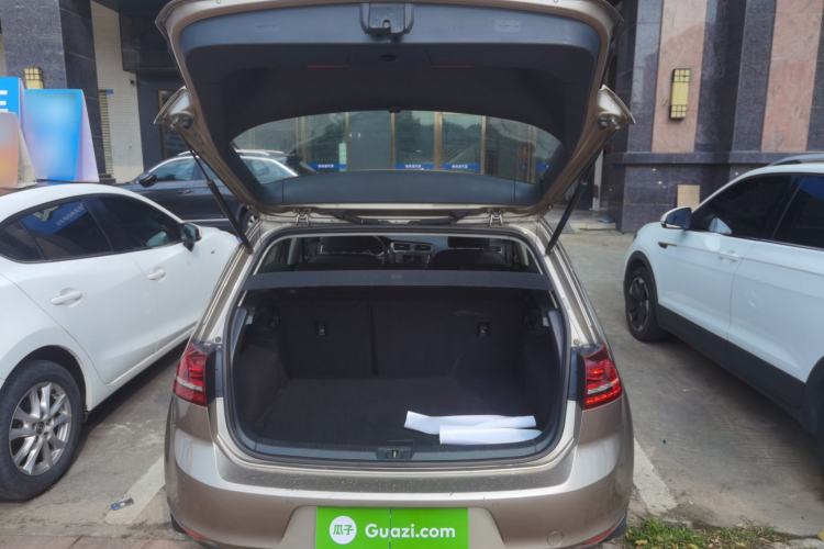 Used Volkswagen Golf 2017 230TSI Automatic Comfort Edition – Celebrating Milestone of One Million Units
