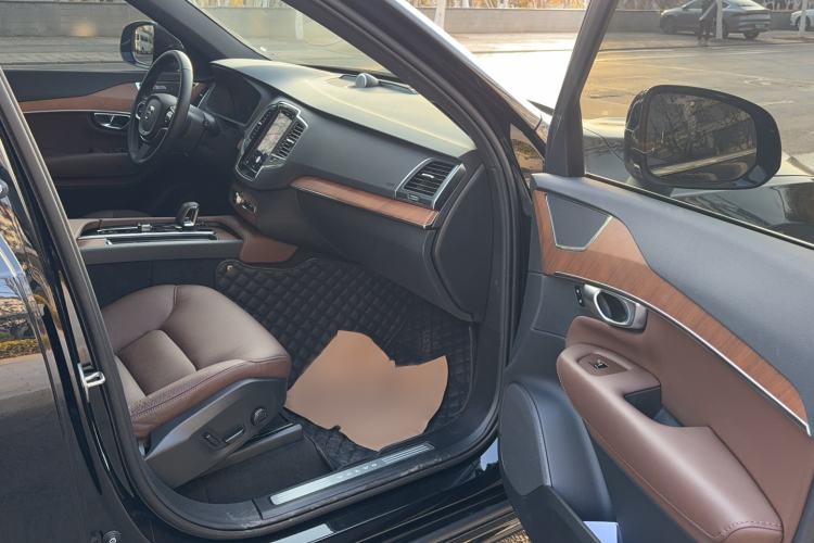 Used Volvo XC90 2023 B5 SmartDrive Luxury Edition 7 Seats