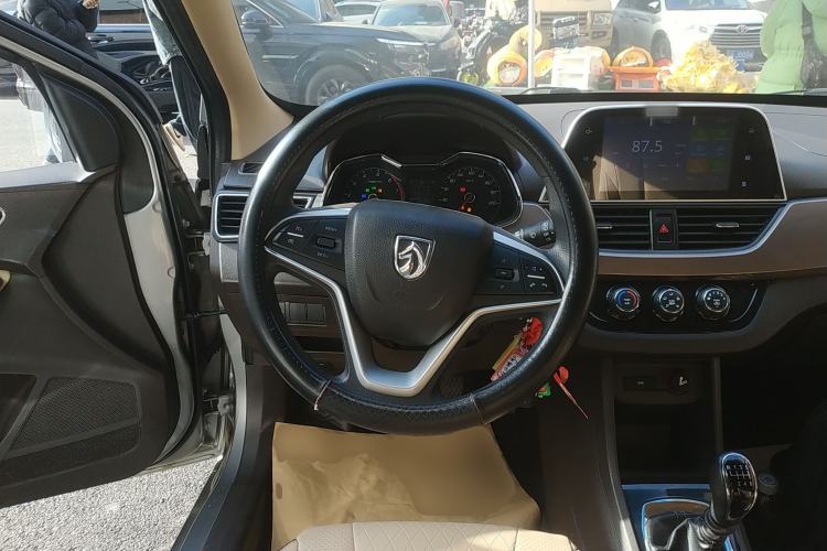 Used Baojun 310W 2017 1.5L Manual Fashion Model China V
