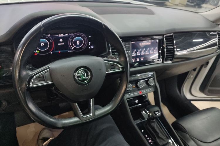 Used Skoda Kodiaq 2019 Facelifted TSI330 5-Seater Two-Wheel-Drive Luxury Enjoyment Edition China VI Standard
