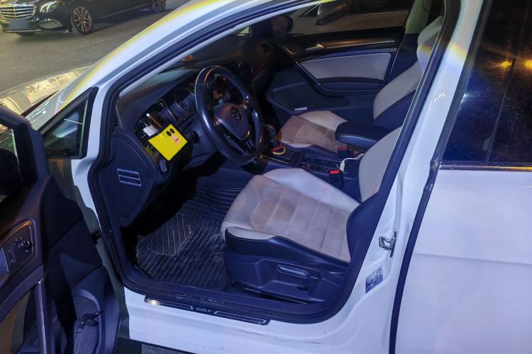 Used Volkswagen Golf 2017 230TSI Automatic Luxury Million-Vehicle Commemorative Edition Driver Seat