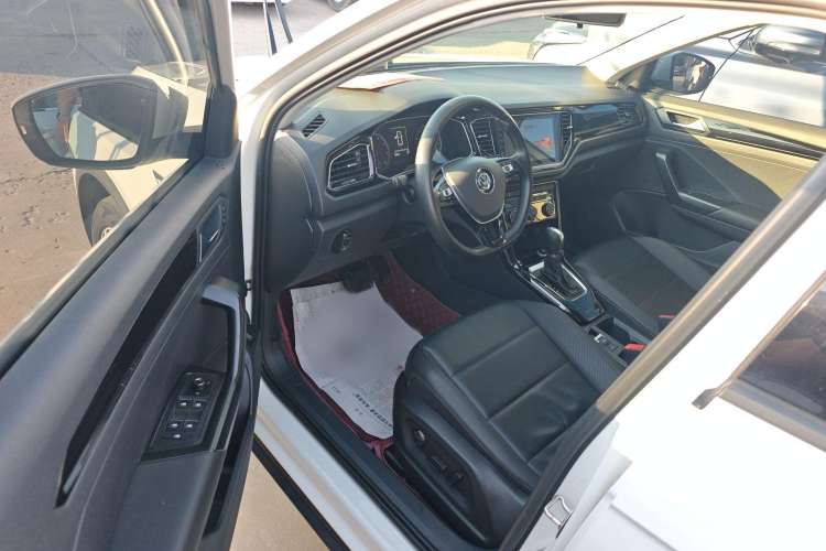 Used Volkswagen T-ROC 2018 280TSI DSG Two-Wheel-Drive Comfort Version China V Standard