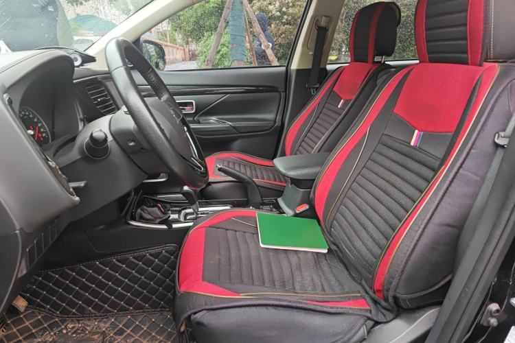 Used Mitsubishi Outlander 2018 2.0L Two-Wheel Drive Glory Edition 5 Seats Left Front Seat