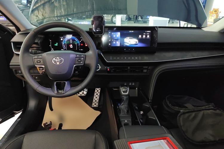 Used Toyota Camry 2026 Model Dual-Engine 2.0HSE Sport Lite Edition
