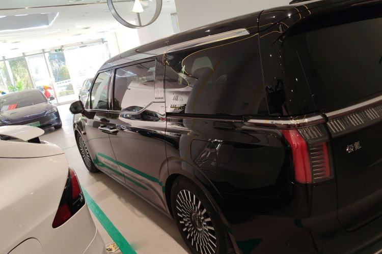 Used Zeekr 009 2022 Revised WE Version