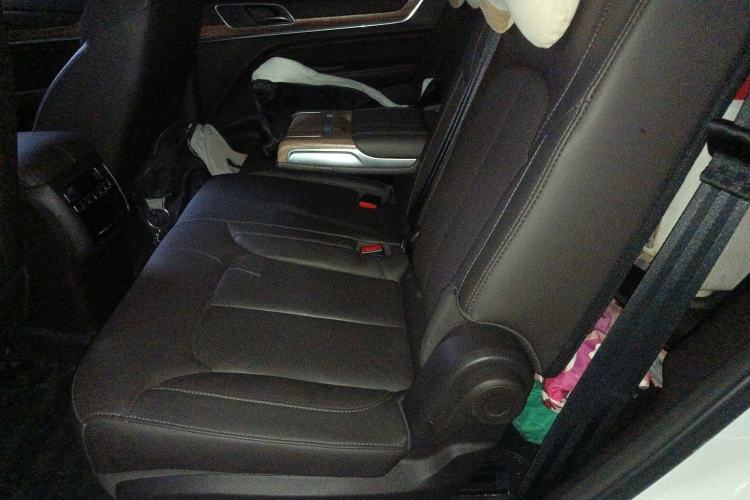 Used Roewe RX8 2019 30T Smart Connectivity Two-Wheel Drive Supreme Flagship Edition
