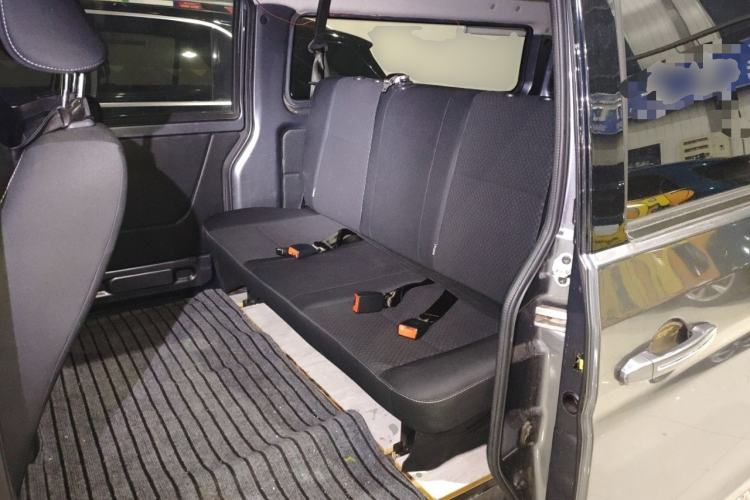 Used Jinbei Gold Hiace 2023 1.5L Passenger Vehicle Engineering Lion 5/6/7 Seater