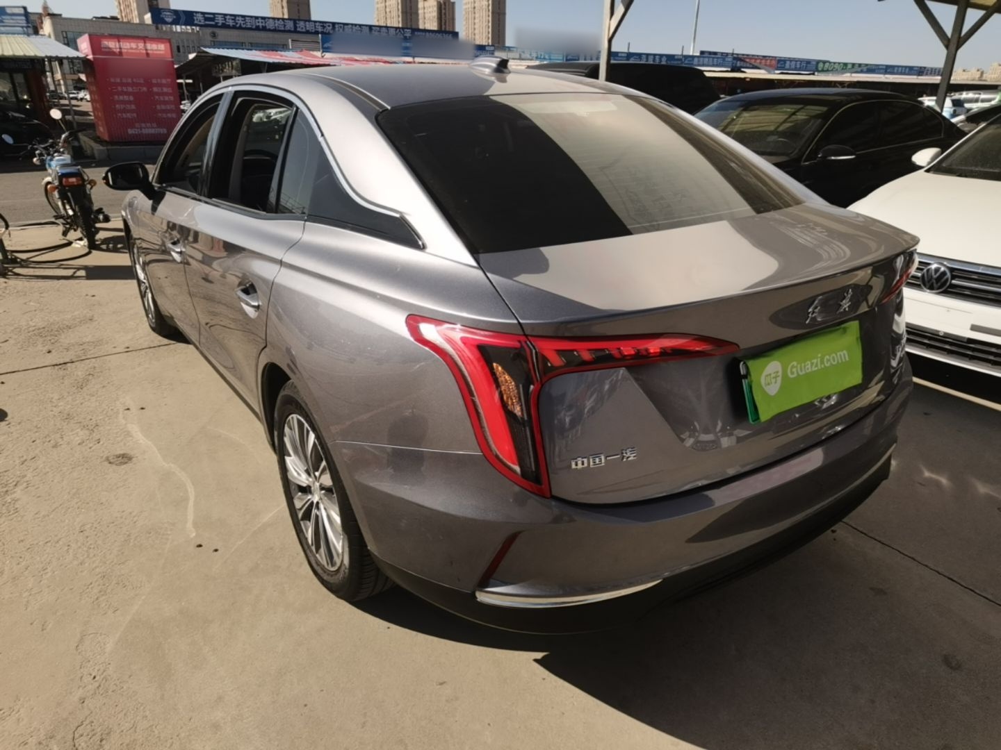 Hongqi E-QM5 2024 610 km PLUS — снимка 4