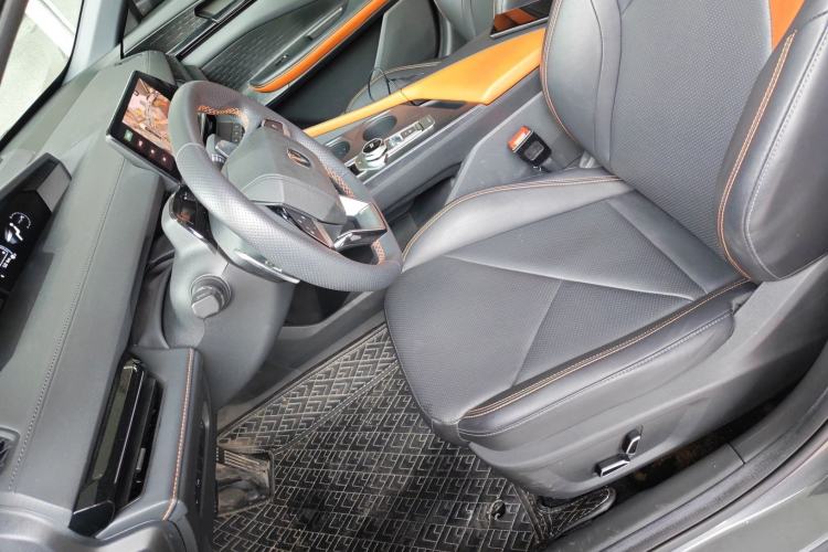 Used CHANGAN UNI-V 2022 1.5T Prestige Version
