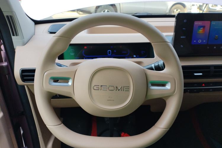 Used Geely Galaxy Panda 2023 Panda Mini 200km Endurance Bear Steering Wheel