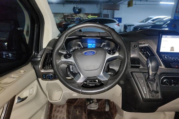 Used Ford Tourneo Custom 2017 2.0T Automatic Elite Version Steering Wheel