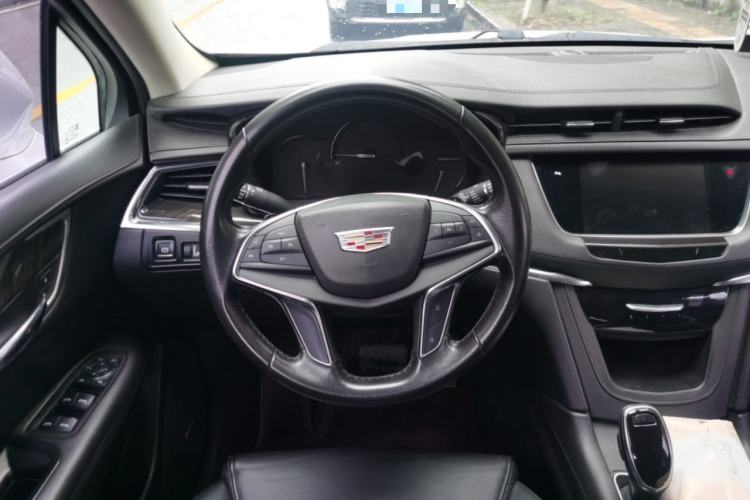 Used Cadillac XT5 2016 25T Luxury Model Steering Wheel