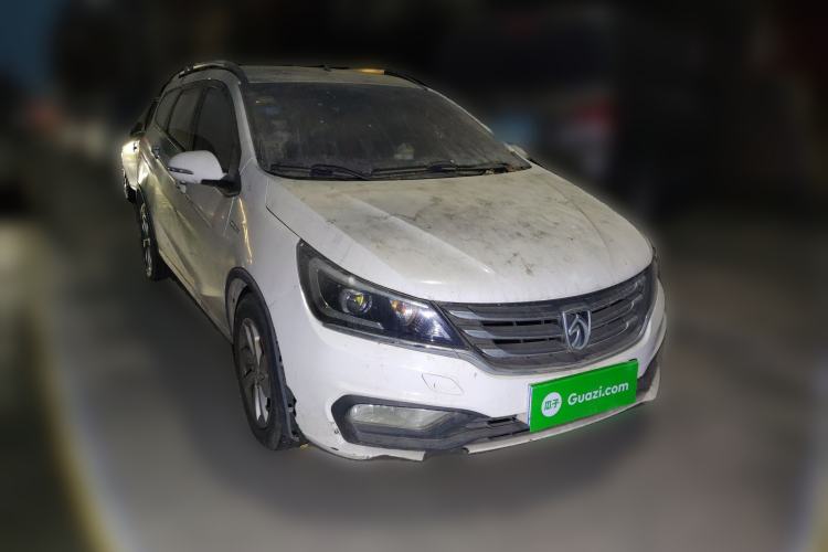 Used Baojun 310W 2017 1.5L Manual Fashion Model China V

