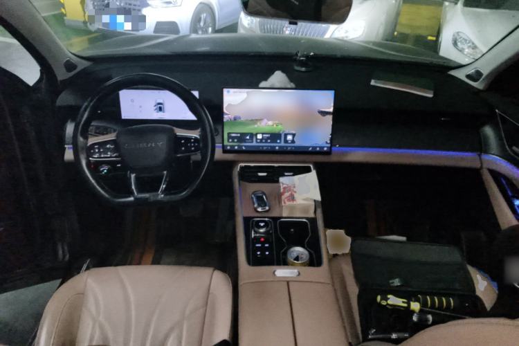 Used Chery Tiggo 8 L 2024 2.0T Two-Wheel-Drive Luxury Version 7 Seats
