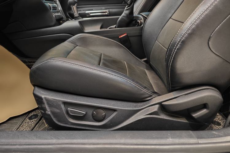 Used Ford Mustang 2021 2.3T EcoBoost Interior 1