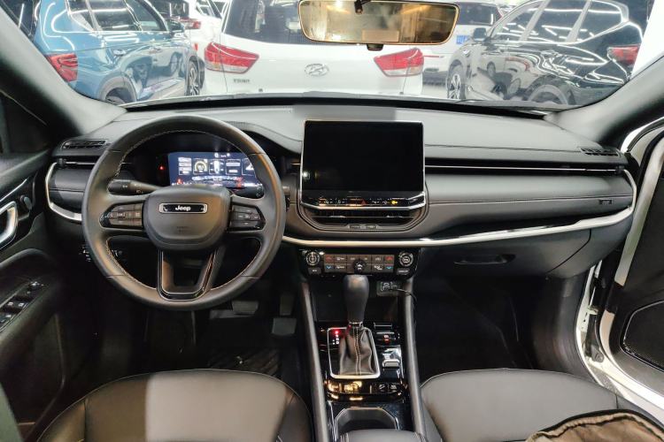 Used Jeep Compass 2021 220T Automatic All-Wheel Drive 80th Anniversary Edition Center Console