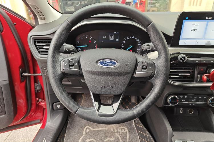 Used Ford Focus 2020 Sedan EcoBoost 180 Automatic Trend Edition Steering Wheel